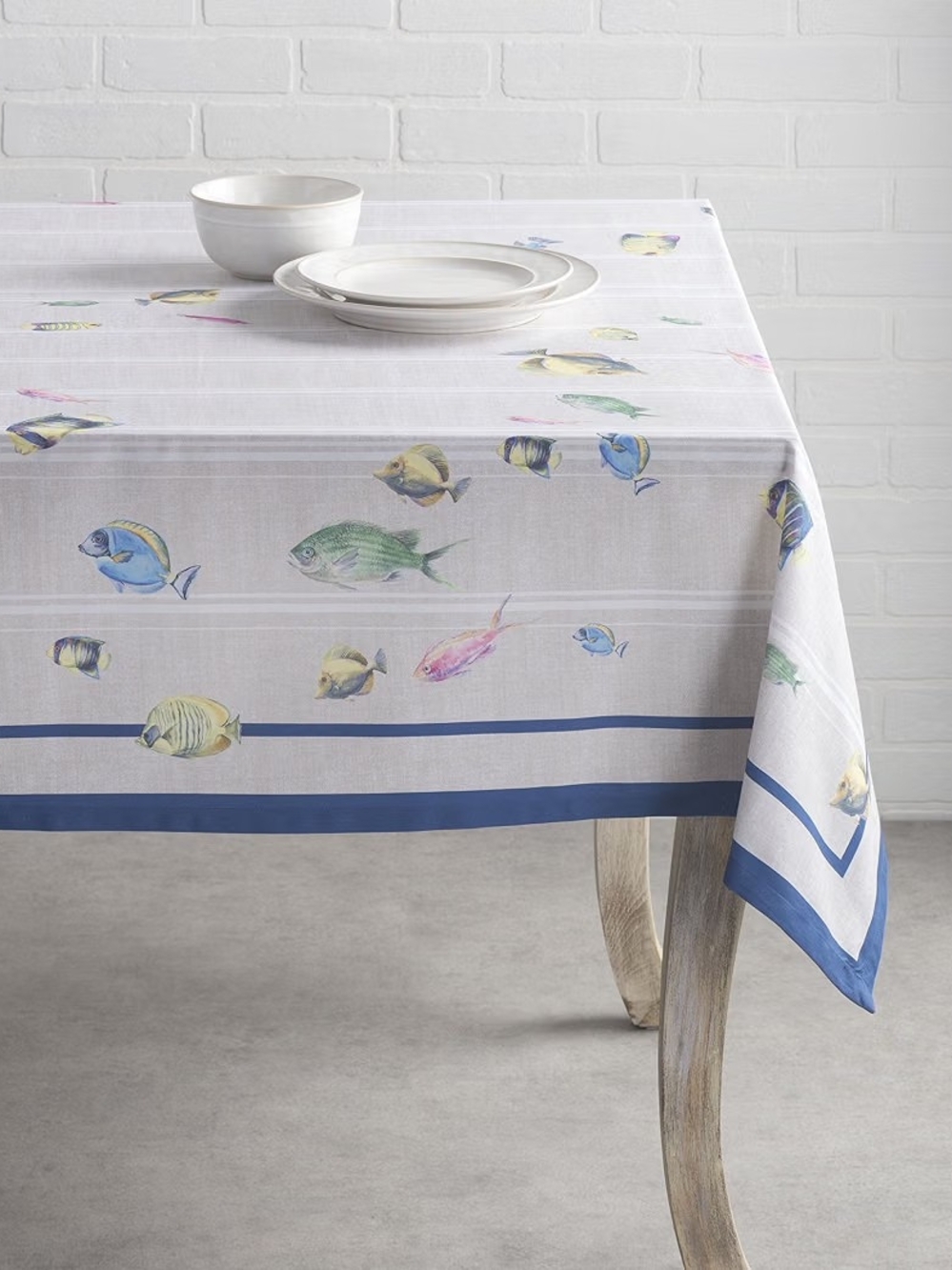 Maison D'hermine Coastal Fish Print Tablecloth BRAND NEW 120x60"